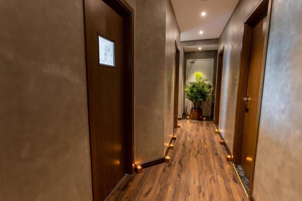 White Lotus Hue Hotel Exterior photo